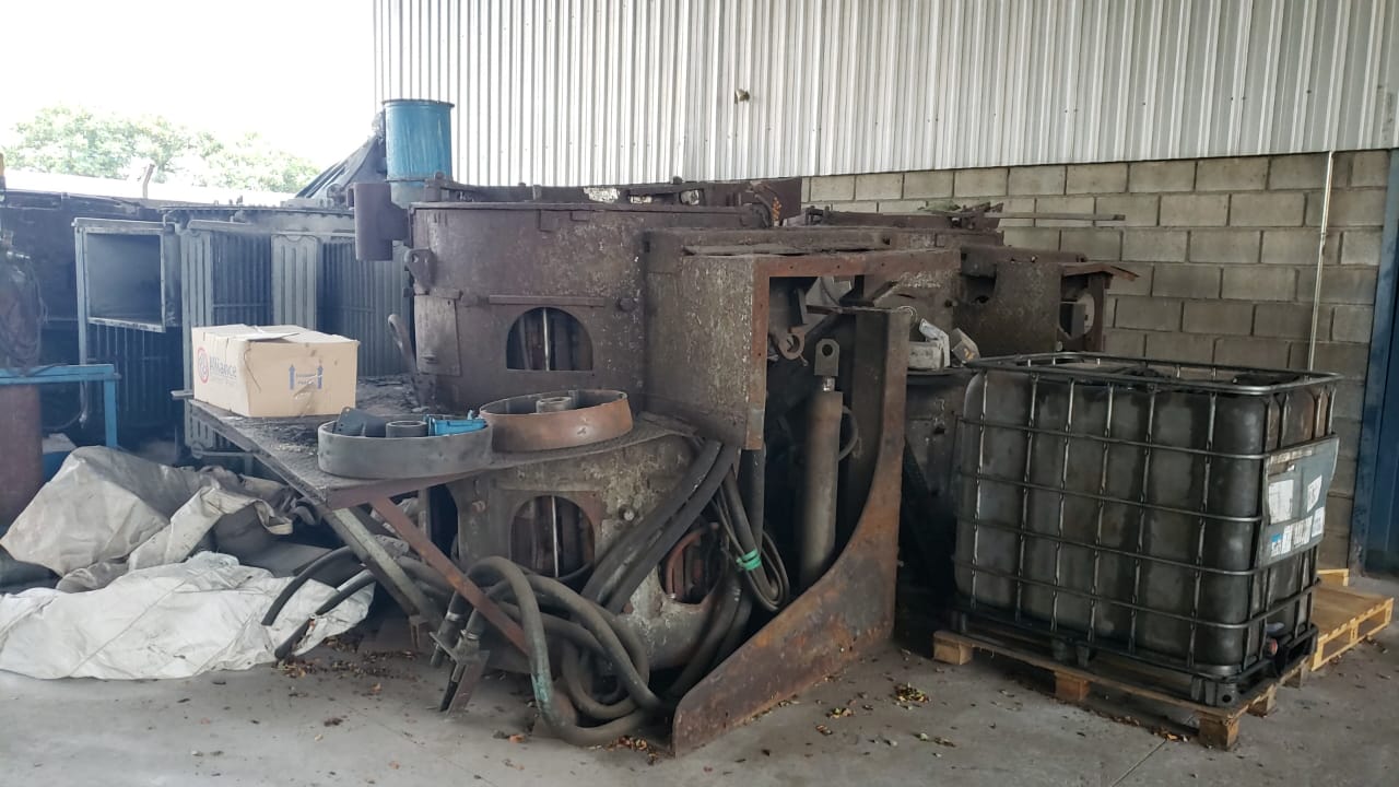 Forno de Fusão a Indução Usado/ Inductotherm - Cod 200905