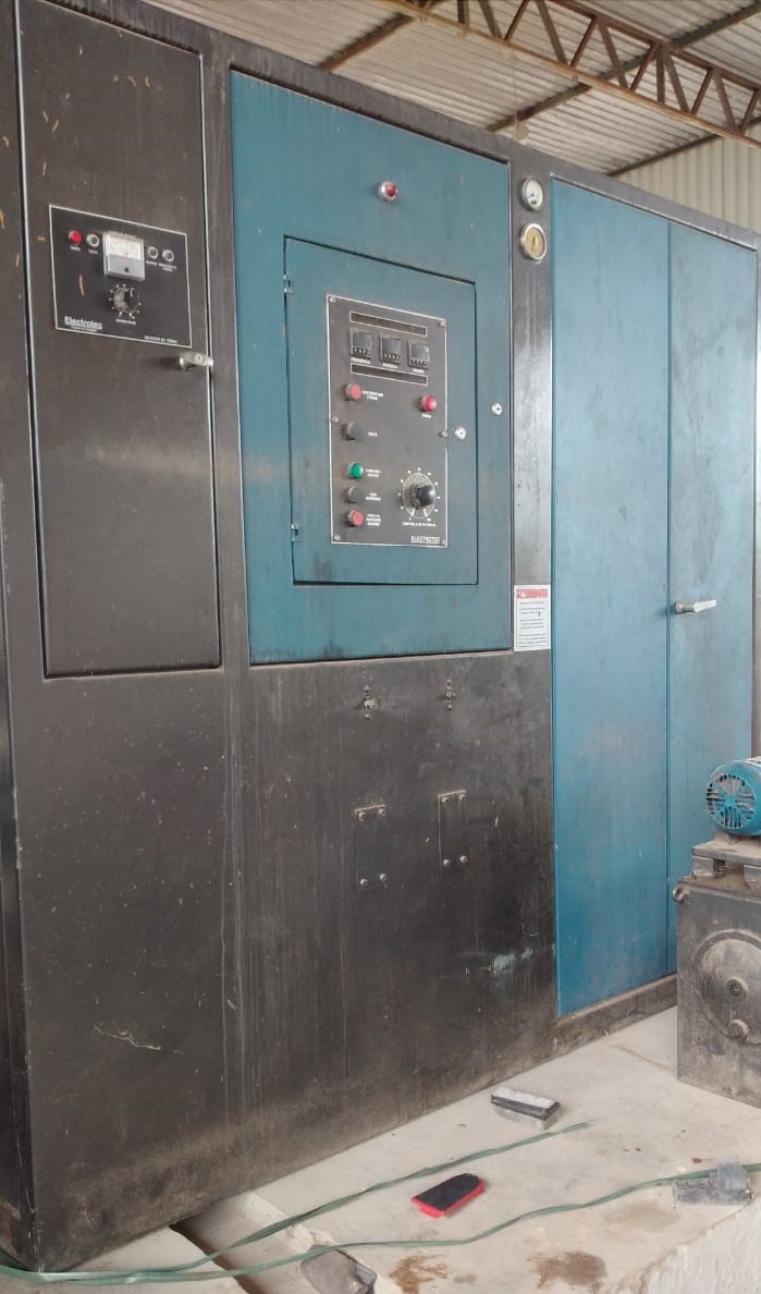 Forno de Fusão a Indução Usado/ Eletrotec - COD 201002