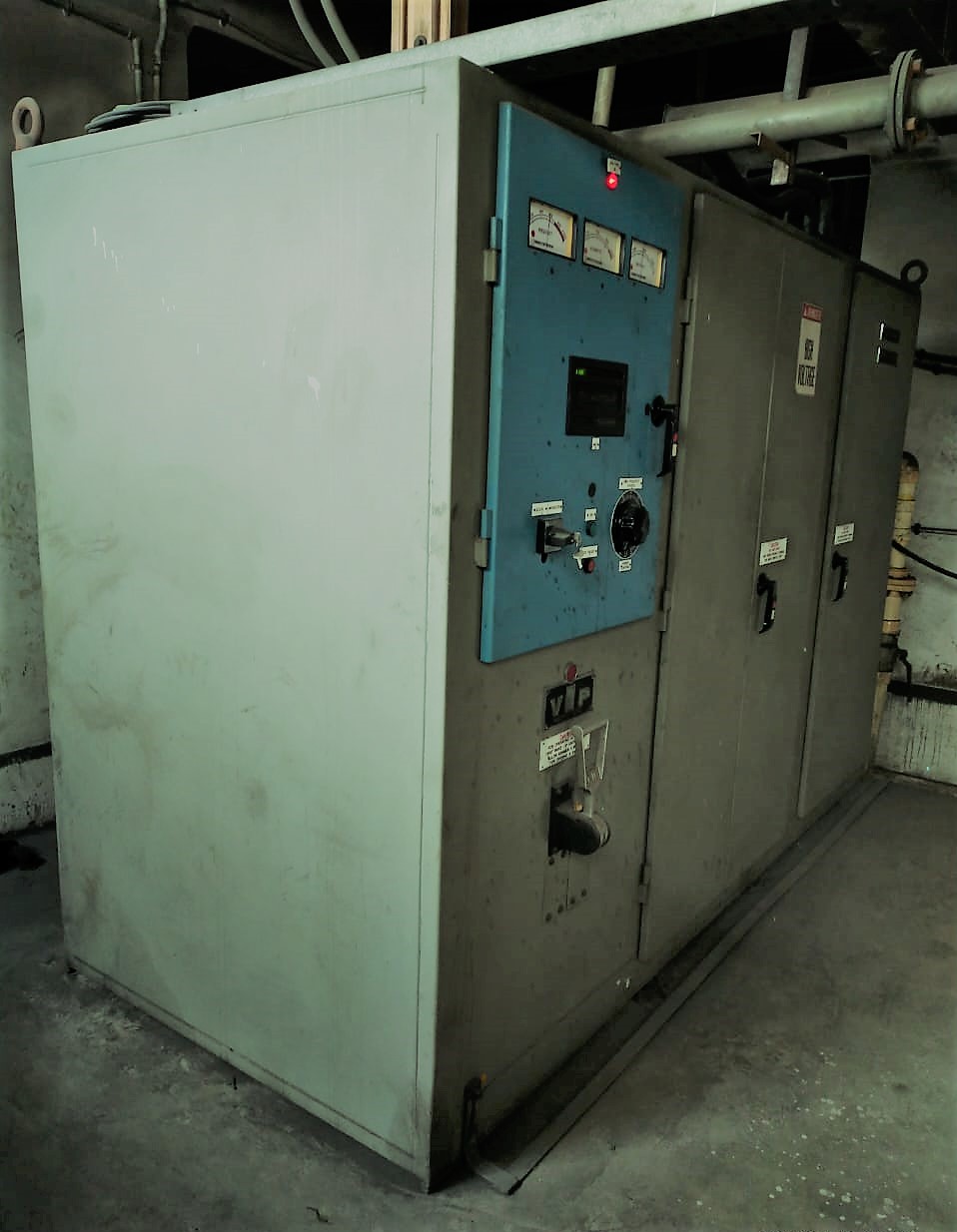 Forno de Fusão a Indução Usado/ TRITRACK - COD 201102